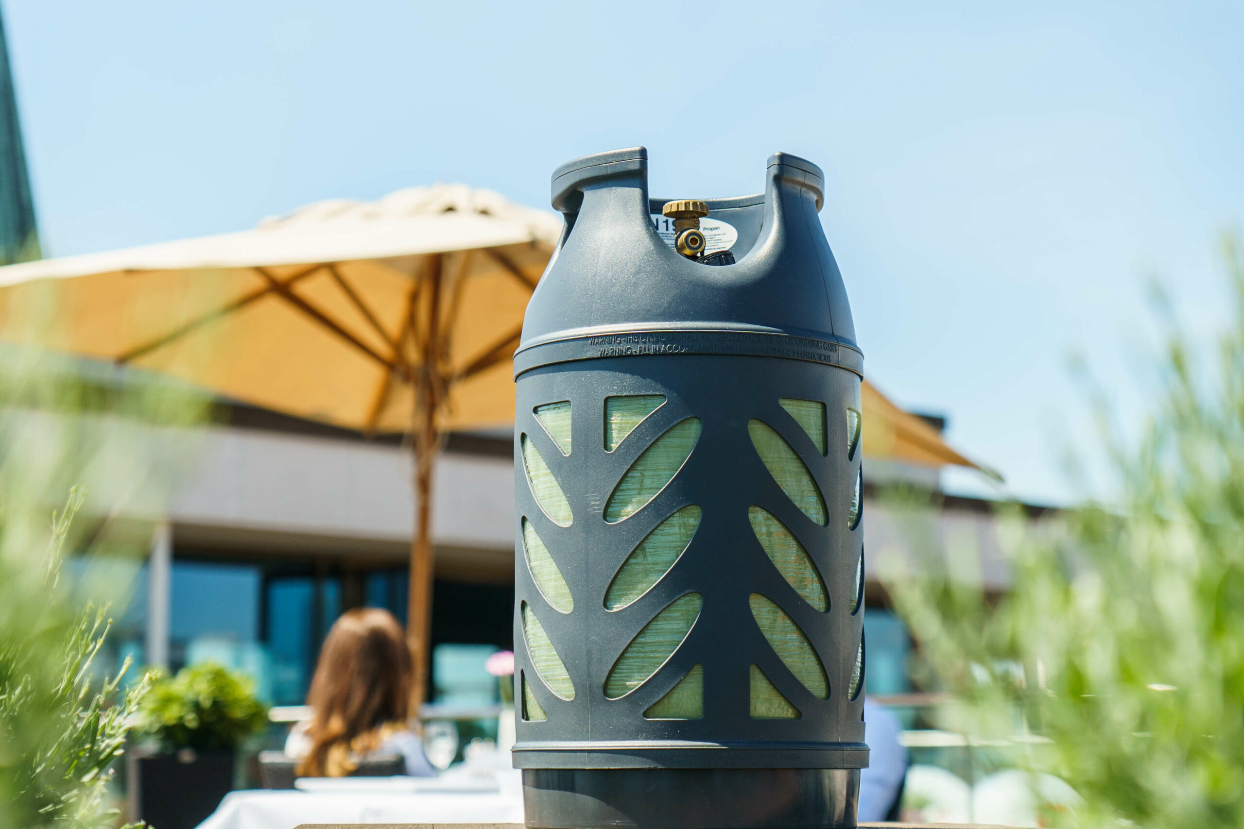 Propangasflasche aus innovativem Kunststoff, 50 leichter als Stahl und mit sichtbarem Füllstand
